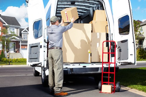 Flexible removals support for Fulham flats and businesses